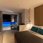 Zoes Hotel&Suites