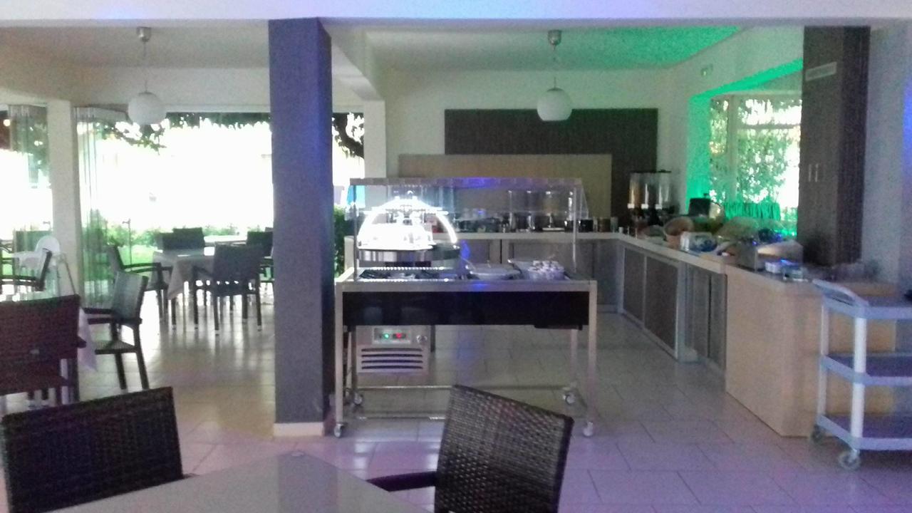 Zoes Hotel&suites Hotel